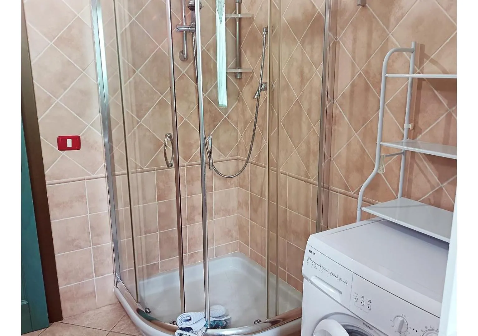 Casa Vacanze Ginestra La Maddalena Con Parcheggio Privato アパート ラ・マッダレーナ